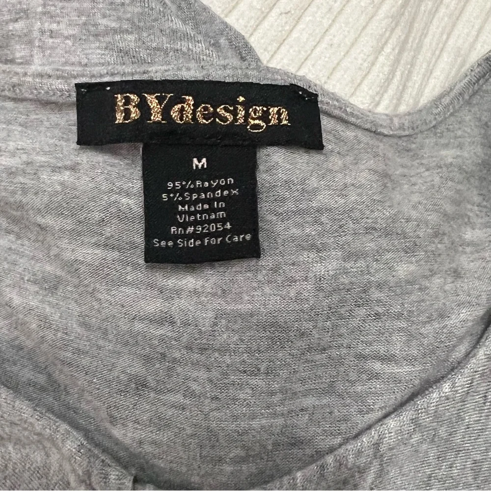 ByDesign Gray Ruched long sleeve Top Medium‎
